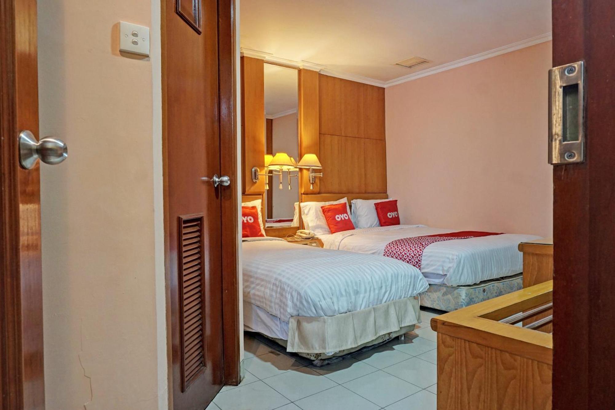 Oyo 671 Hotel Capitol Jakarta Eksteriør billede