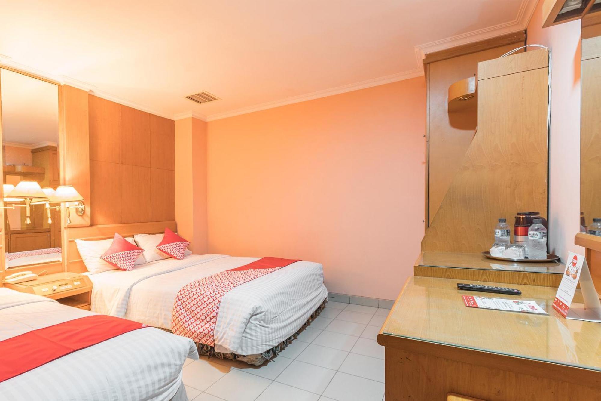 Oyo 671 Hotel Capitol Jakarta Eksteriør billede