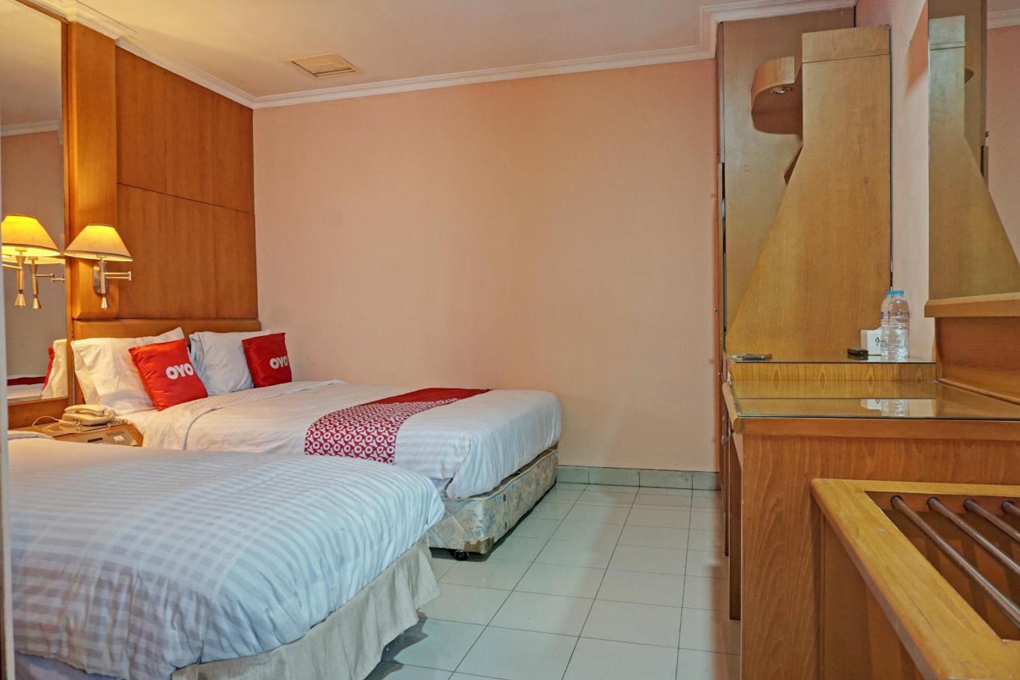 Oyo 671 Hotel Capitol Jakarta Eksteriør billede