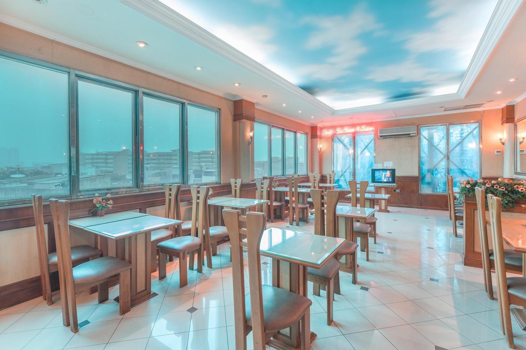 Oyo 671 Hotel Capitol Jakarta Eksteriør billede