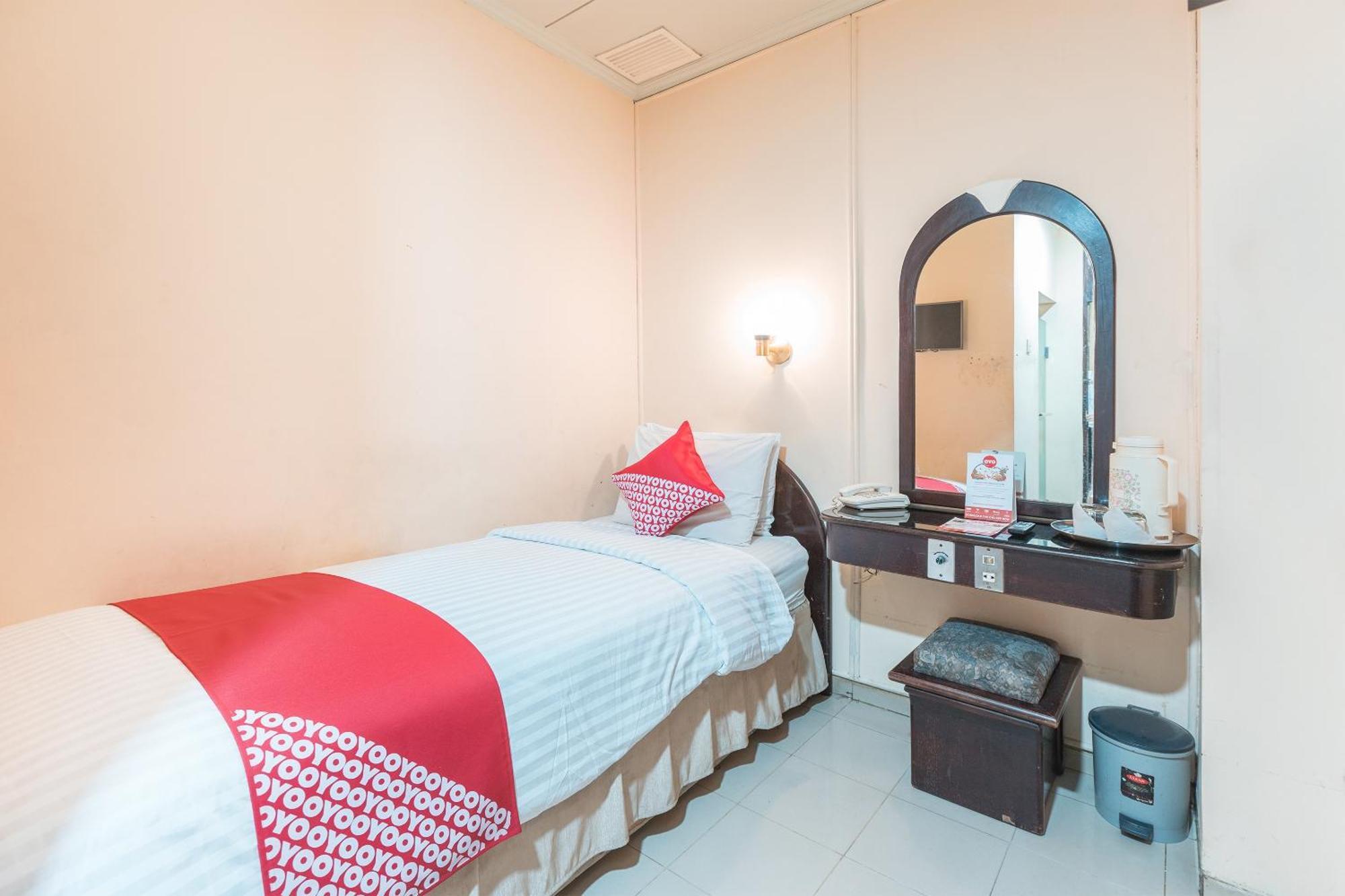 Oyo 671 Hotel Capitol Jakarta Eksteriør billede
