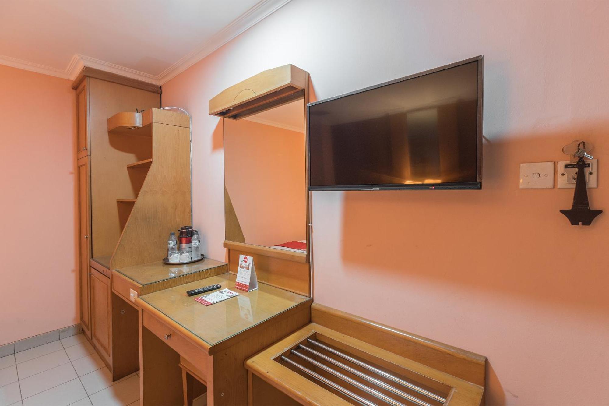 Oyo 671 Hotel Capitol Jakarta Eksteriør billede