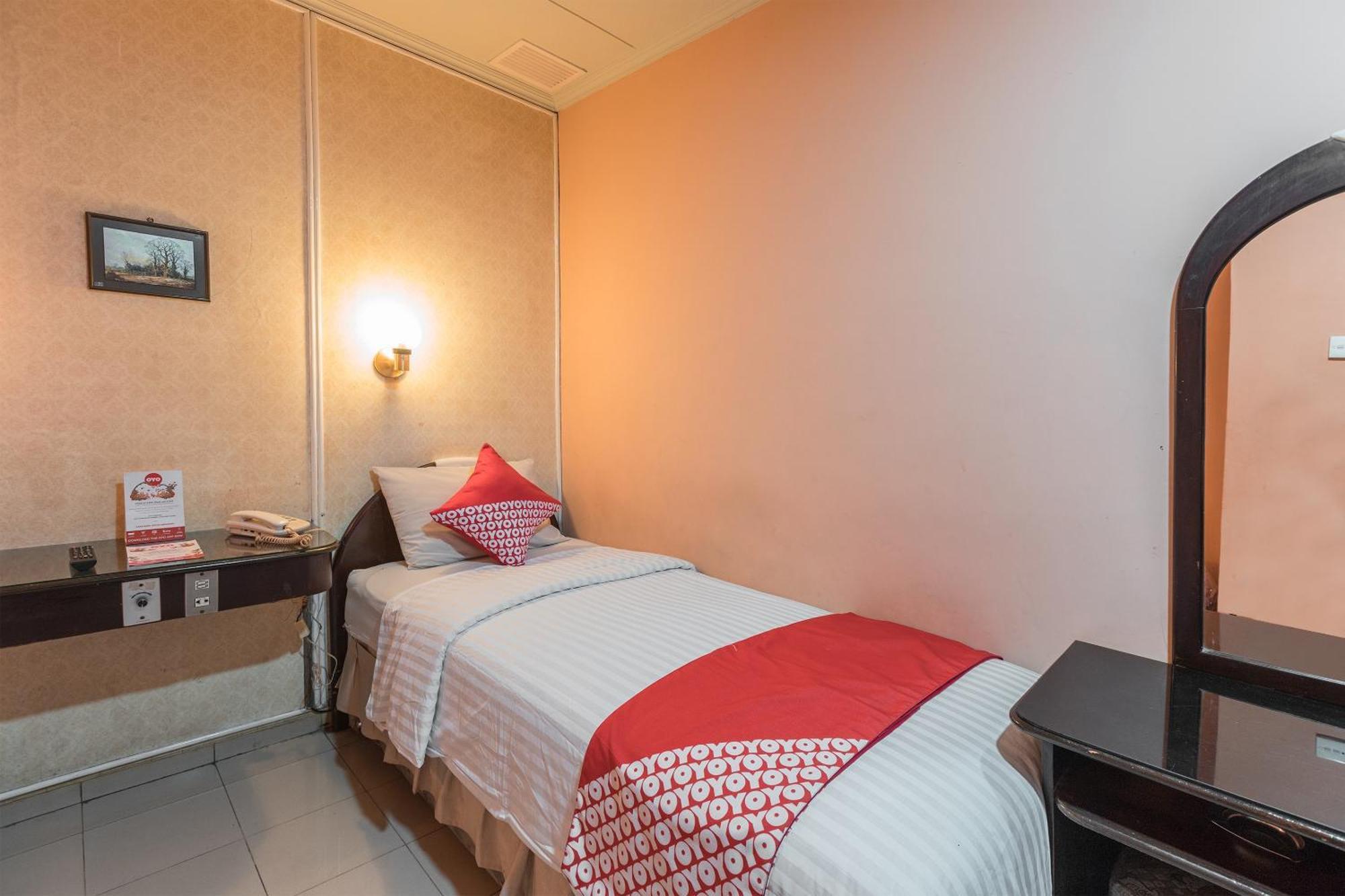 Oyo 671 Hotel Capitol Jakarta Eksteriør billede