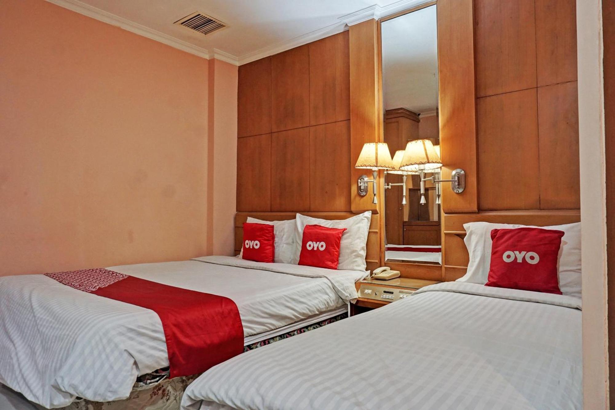 Oyo 671 Hotel Capitol Jakarta Eksteriør billede