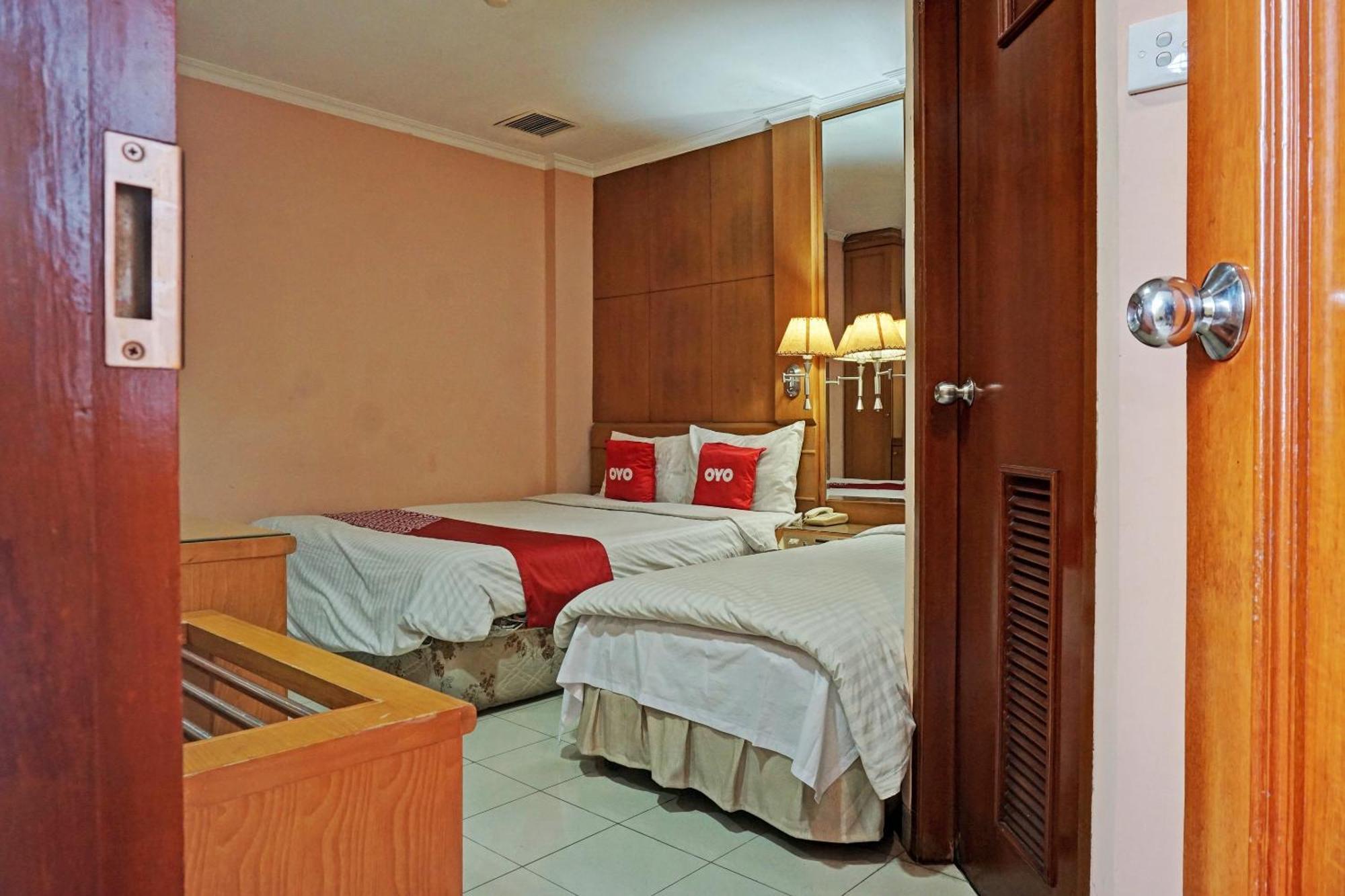 Oyo 671 Hotel Capitol Jakarta Eksteriør billede